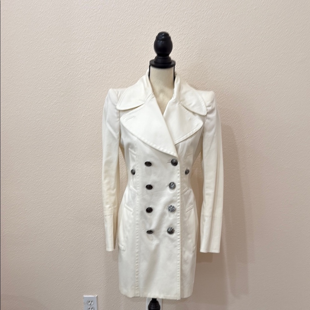Burberry White Trench Coat with Tailored Waist